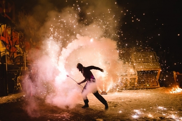 Файер шоу / огненное поздравление с праздником