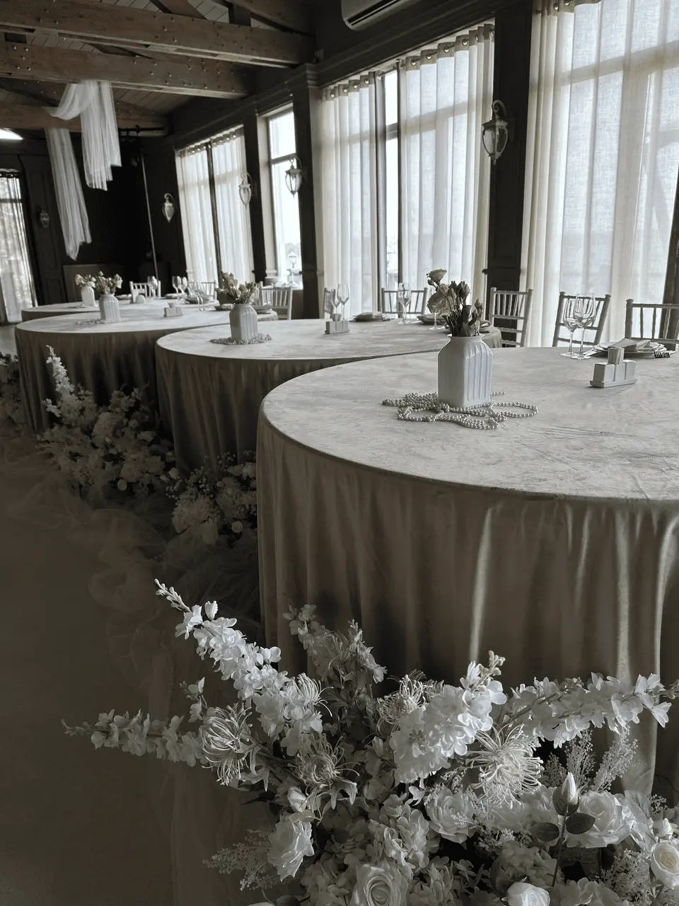 Украшение столов на свадьбе Украшение столов на свадьбе